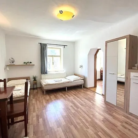 Aparthotel Na Rynku Chvalsiny 18 *