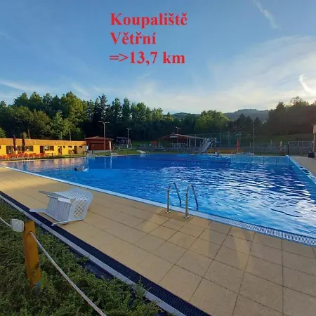 Na Rynku Chvalsiny 18 Lägenhetshotell