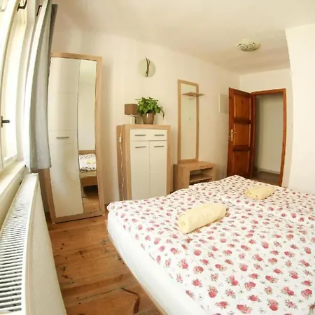 Aparthotel Na Rynku Chvalsiny 18
